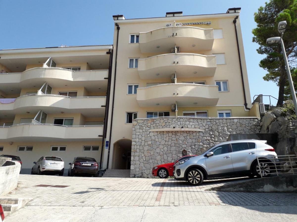 Apartman Baska Voda Bagian luar foto